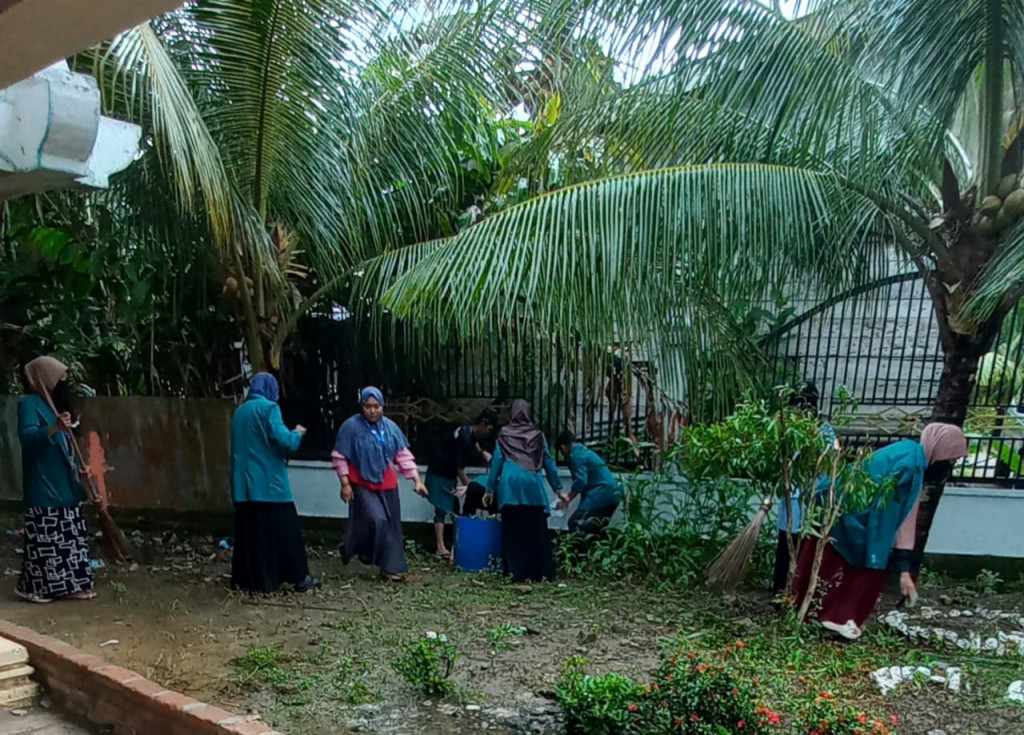 gotong Royong Bersama Warga Rayeuk Paya Itek